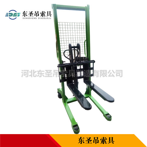液壓堆高車使用輕巧便捷與設(shè)計(jì)方案何關(guān)系？--河北東圣吊索具制造有限公司--小型攪拌機(jī)|石材夾具|液壓堆高車|手動(dòng)叉車