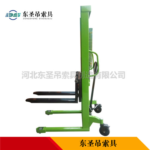 液壓堆高車使用輕巧便捷與設(shè)計(jì)方案何關(guān)系？--河北東圣吊索具制造有限公司--小型攪拌機(jī)|石材夾具|液壓堆高車|手動(dòng)叉車