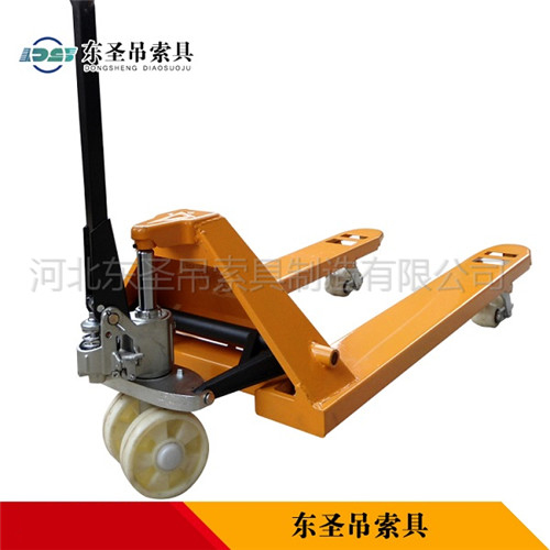手動搬運叉車產(chǎn)品展示--河北東圣吊索具制造有限公司--手動叉車|液壓堆高車|小型攪拌機(jī)|石材夾具
